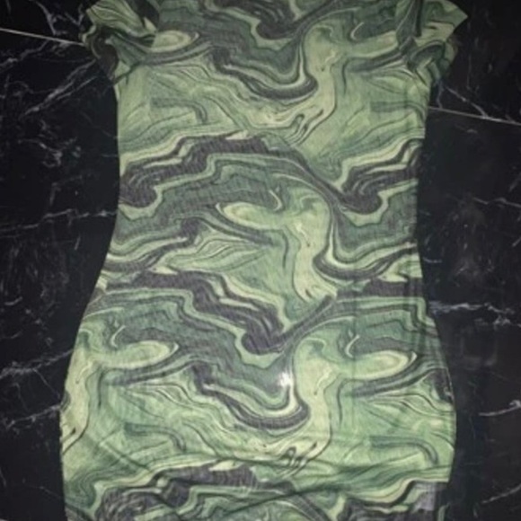 Green tie dye print bodycon mesh short dress. - Picture 2 of 4